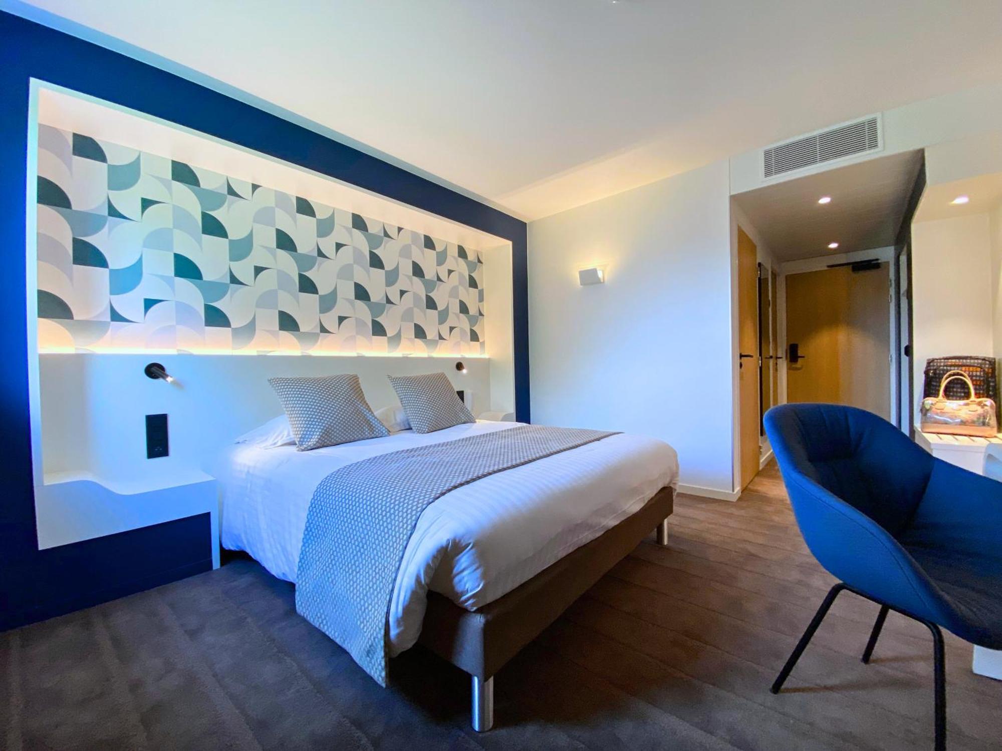 Brit Hotel Piscine & Spa - Fougeres Lecousse Kültér fotó